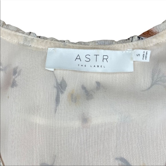 Astr The Label Ruffle Neck Blouse - Picture 5 of 7